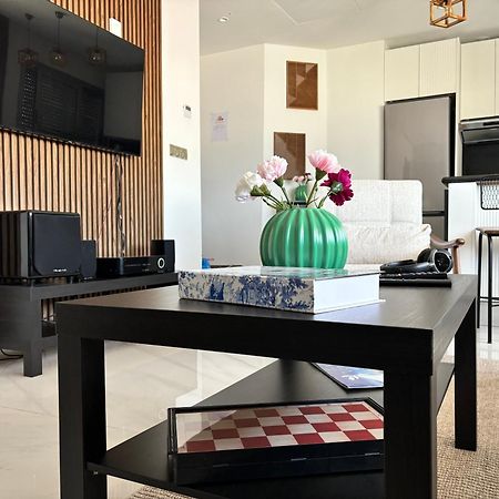 Marina View Residence Luxurious Studio Retreat With Stunning Ocean Views 1 Double Bedroom, 1 Convertible Couch タンジェ エクステリア 写真