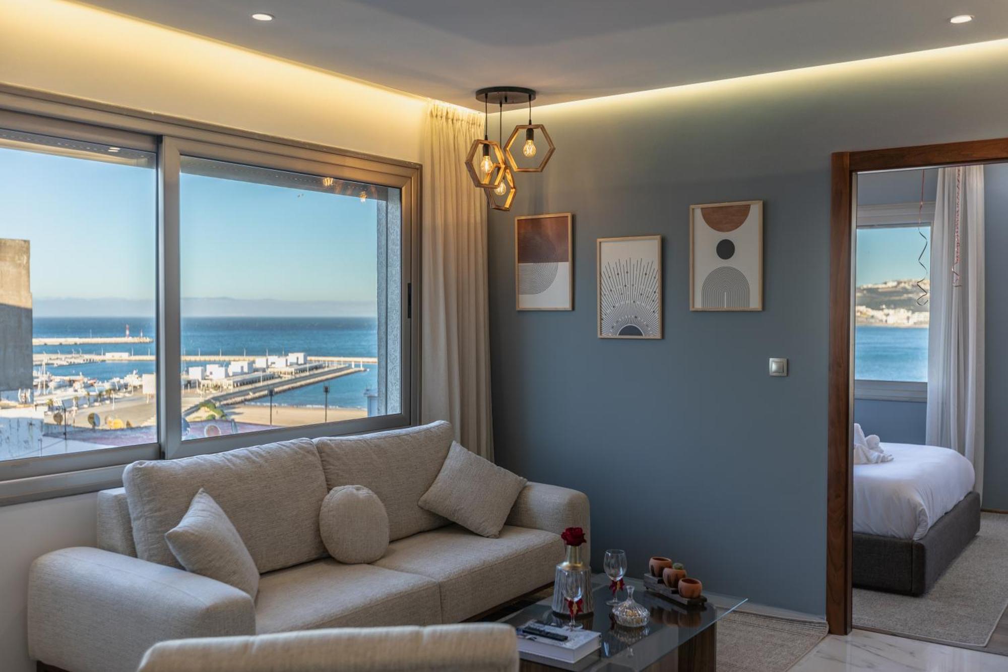 Marina View Residence Luxurious Studio Retreat With Stunning Ocean Views 1 Double Bedroom, 1 Convertible Couch タンジェ エクステリア 写真