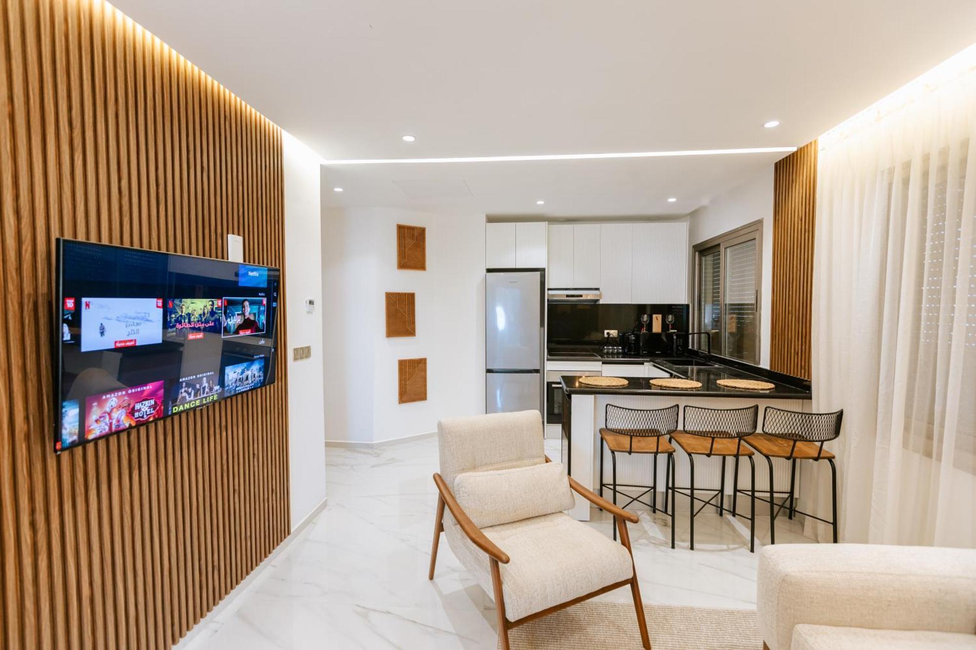 Marina View Residence Luxurious Studio Retreat With Stunning Ocean Views 1 Double Bedroom, 1 Convertible Couch タンジェ エクステリア 写真